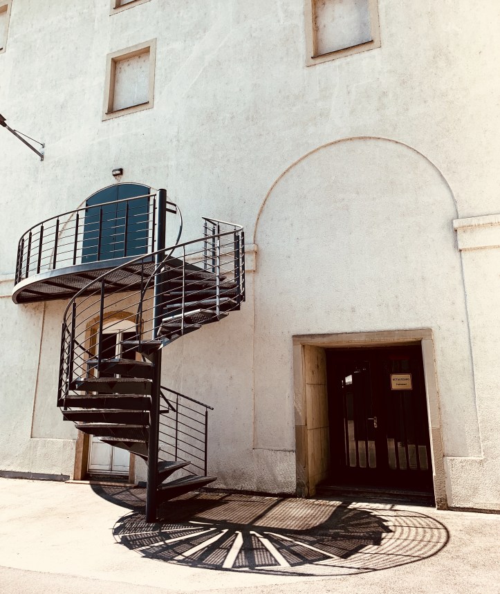 86A05200-6F9B-4E9A-9056-868B1F6EC1AA